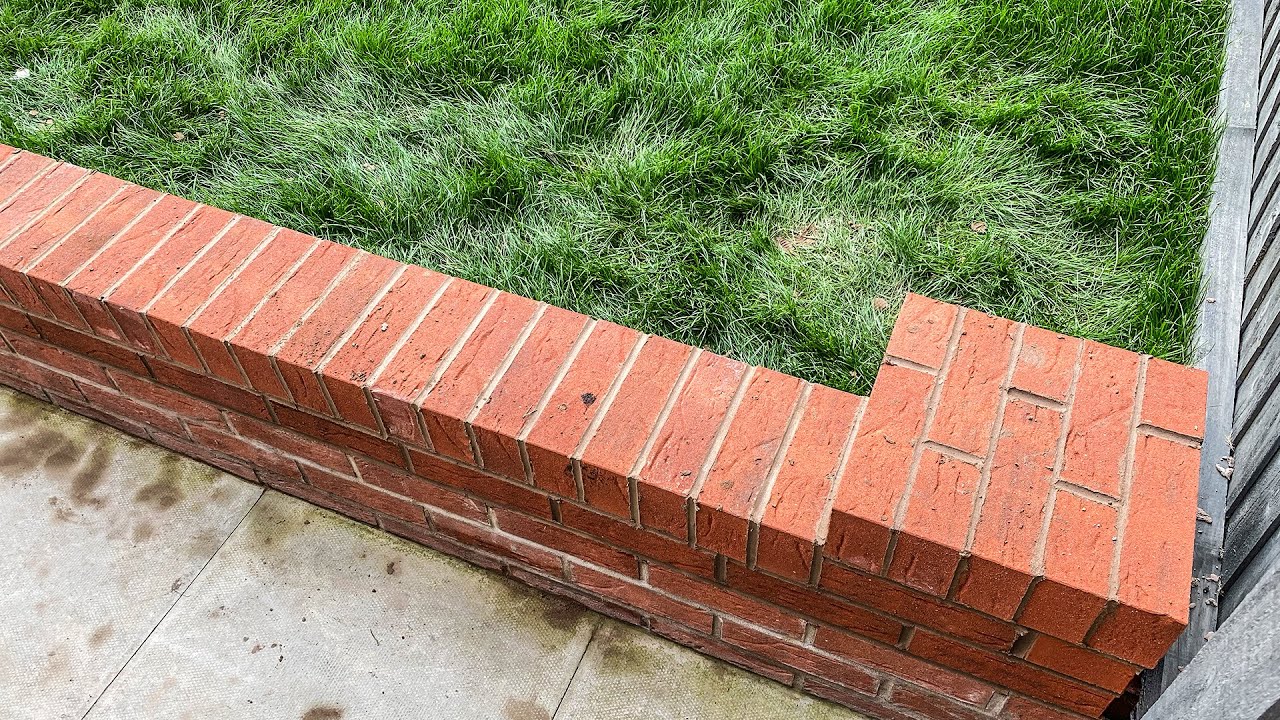 Bricklaying - Finishing a DIY Garden Brick Wall