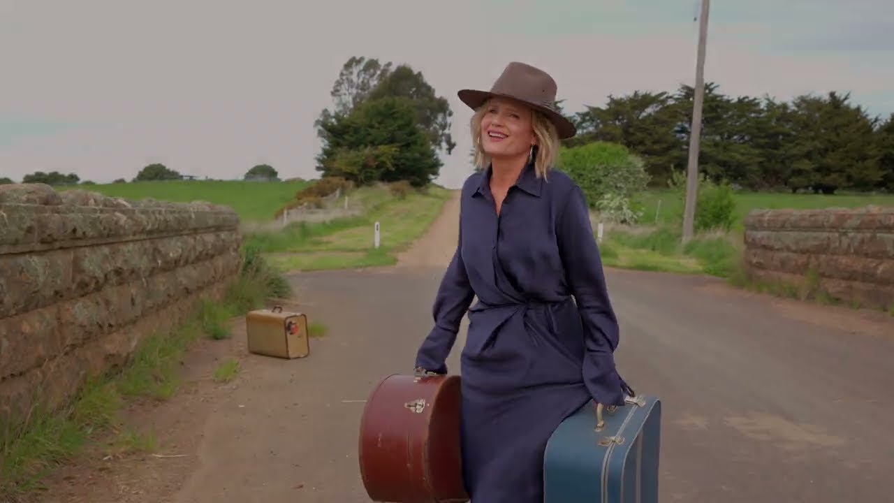 Meet Me In The Middle - Shaynna Blaze