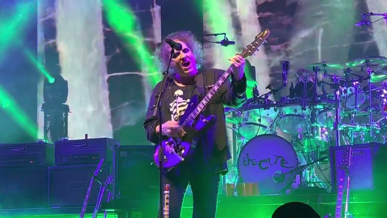 The Cure - A Forest. Ziggo Dome, Amsterdam. 25-11-2022.