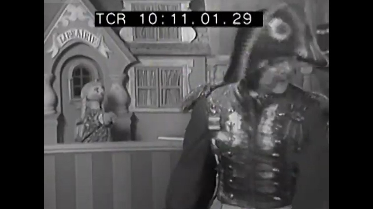 Bobino - 15 octobre 1968 - Le général Garde-à-vous