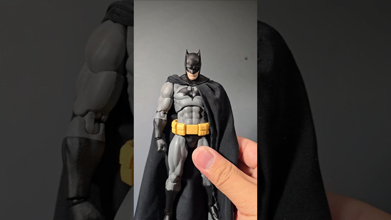 Custom Mafex Dan Mora Styled Batman heads #batman #custom #actionfigures