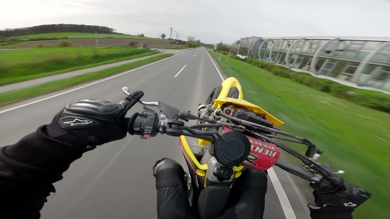 SUZUKI RMZ 450 SUPERMOTO | FIRST DRIVE | WHEELIE MACHINE ?
