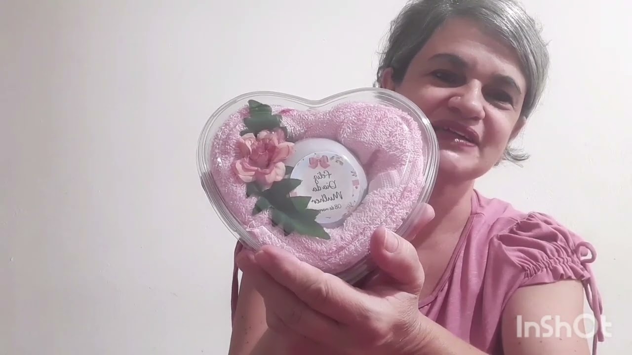 Embalagem coração c/TOALHA DE MÃO +SABONETE (Dia das mulheres)