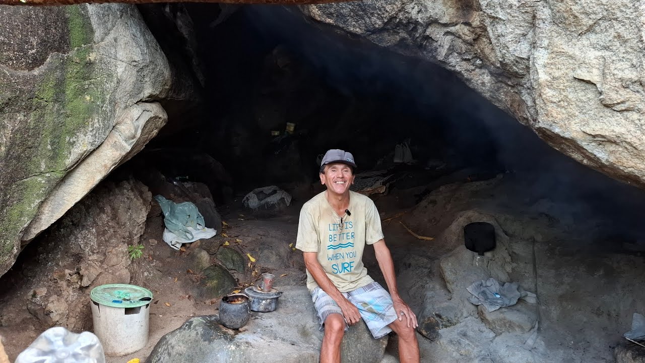 ELE VIVE ISOLADO EM UMA CAVERNA HÁ 12 ANOS