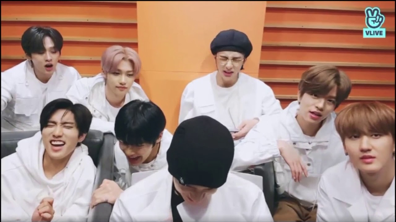 STRAY KIDS singing along w/ GOT7 ’s You Calling My Name, TWICE’s Feel Special & DAY6’s Sweet Chaos