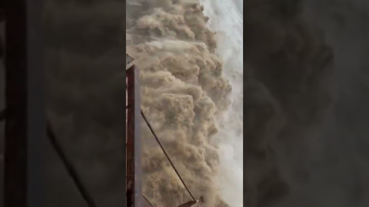 dangerous out flow of water | telangana projects | rains | floods | scary view #telanganafloods