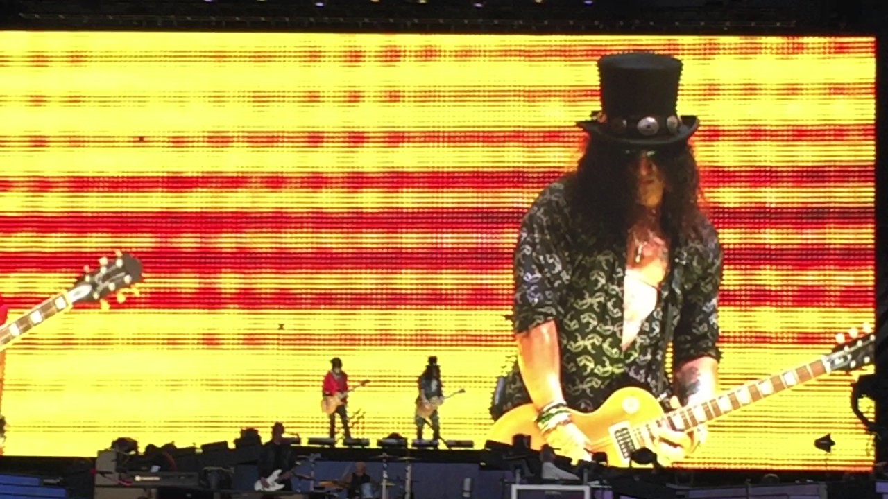 Slash plays Pink Floyd 's Wish you were Here