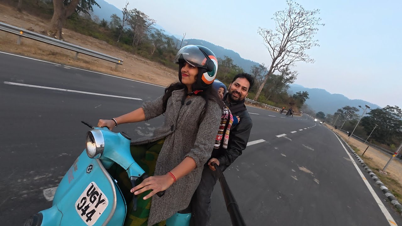 Girl Riding Bajaj Super with Husband & Kid | Classic Scooter Vibes #priyankakhanduri #vintagescooter