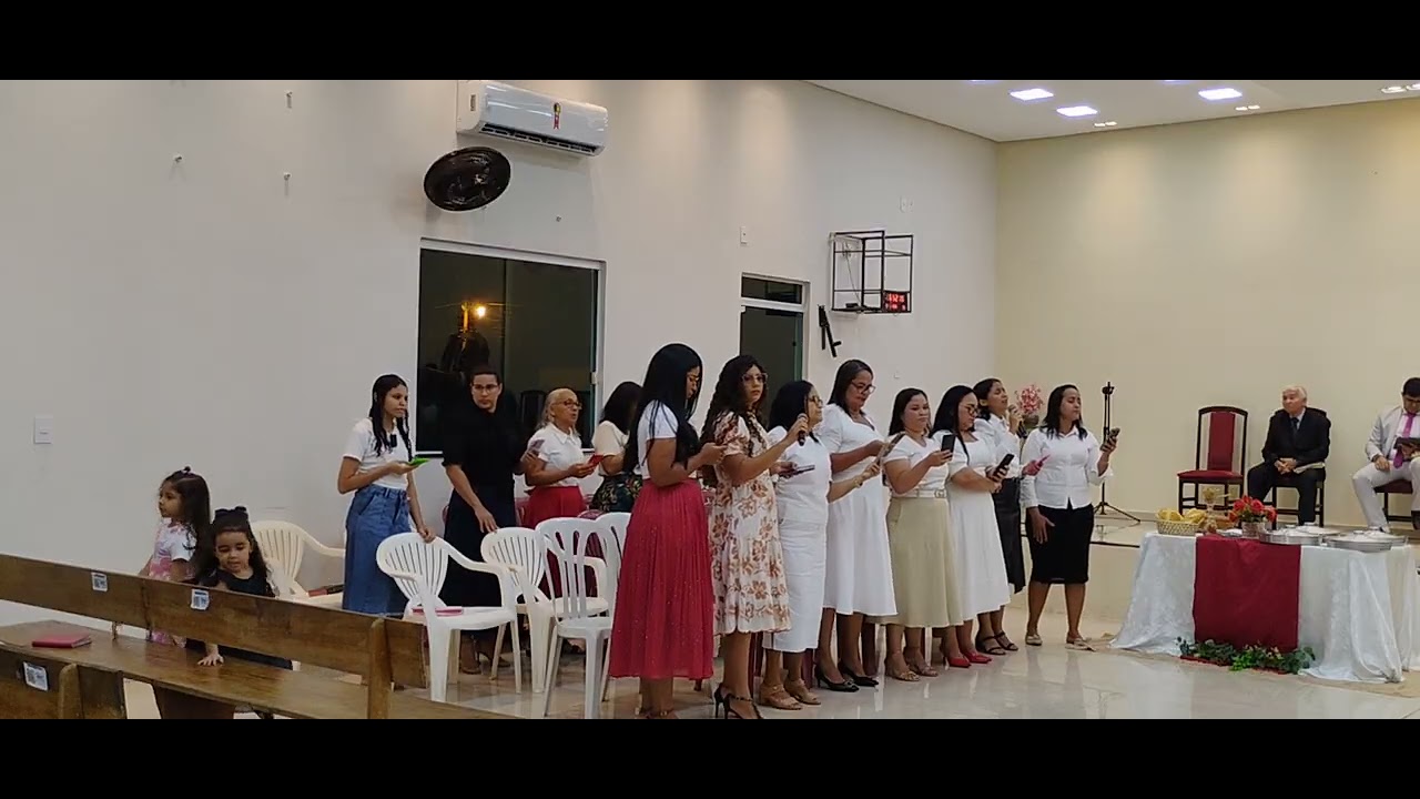 Vocal Rosa de Saron adorando a Deus congregação Siloé 