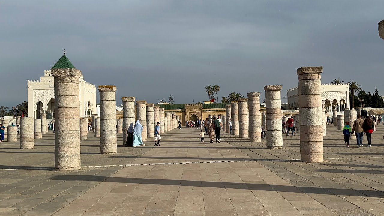 Rabat tour Hassan mausolée Mohammed V bord de mer