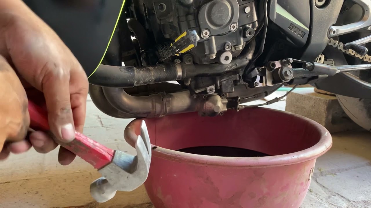 Cambio de aceite y filtro de aceite de la Yamaha r1 2006|Edgar Loyola