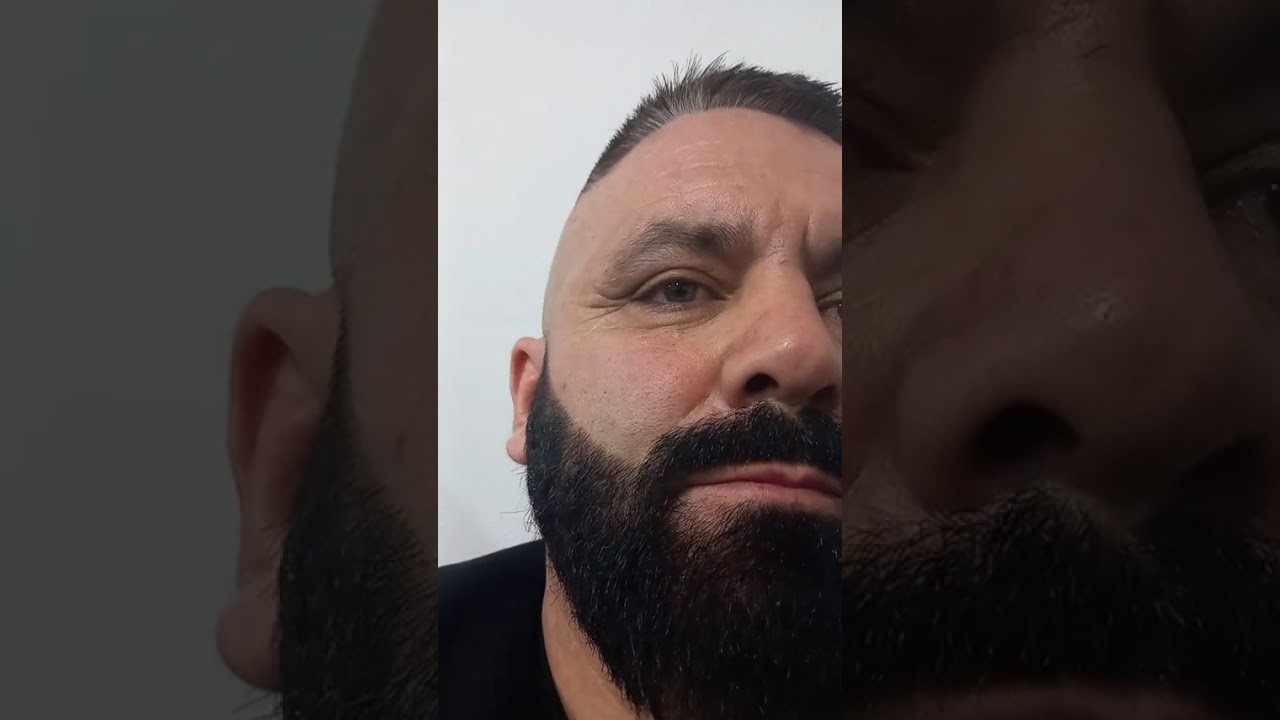 Selam masllani Rrezja e djellit po del mbi koshare