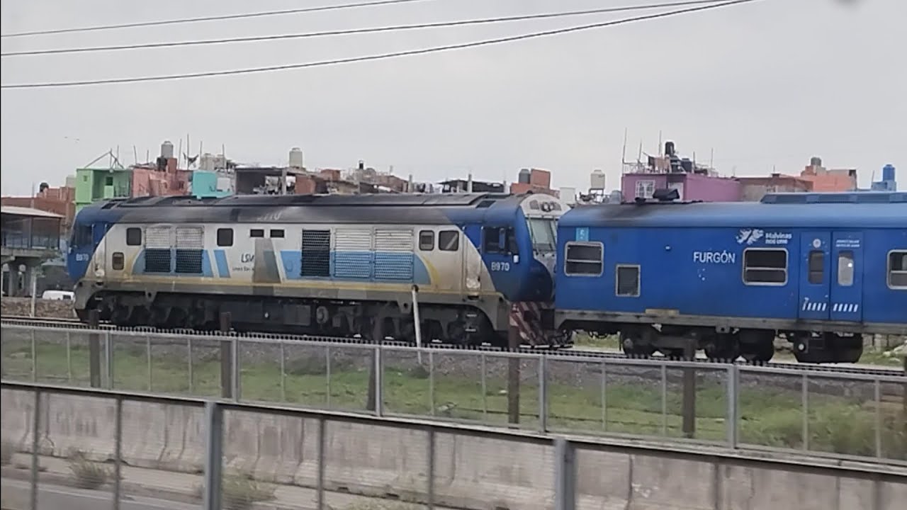 carrera de trenes en retiro, belgrano norte y San Martin