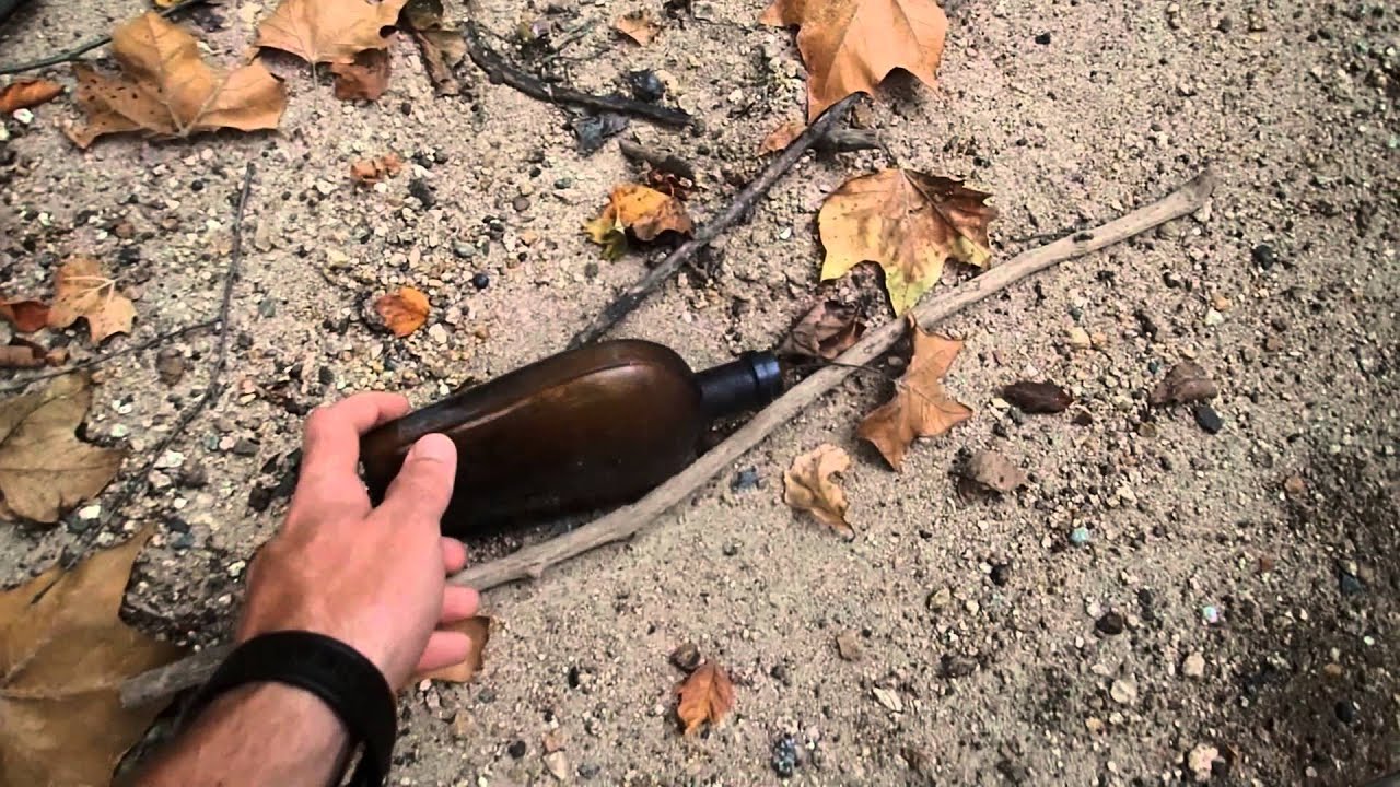 Searching the River for Old Bottles, Coins and Rings! | Nugget Noggin