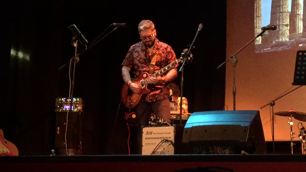 Rinascita 14 aprile 2018 Ass. Sgrintèla - Europa (Santana Cover) EKO VL-480