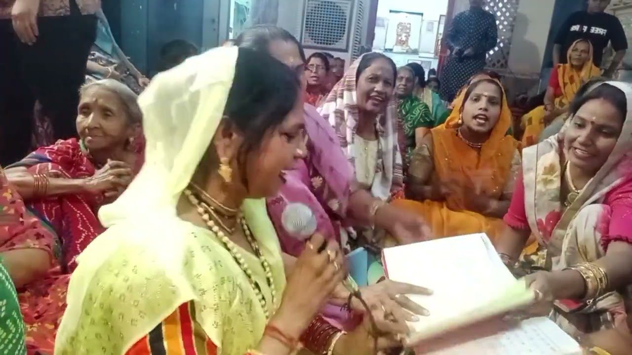 तेरी #टांग वाले का #भजन जो आपने नहीं सुना होगा #trendingvideo #viralvideo @urmila_bhajan_mandali