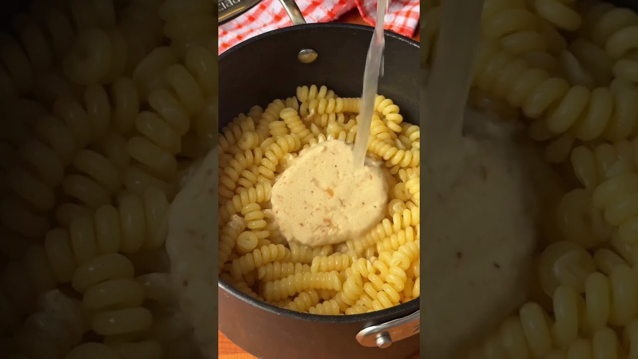 Roasted Garlic and Boursin Cheese Pasta #pasta #boursin #boursincheese #roastedgarlic