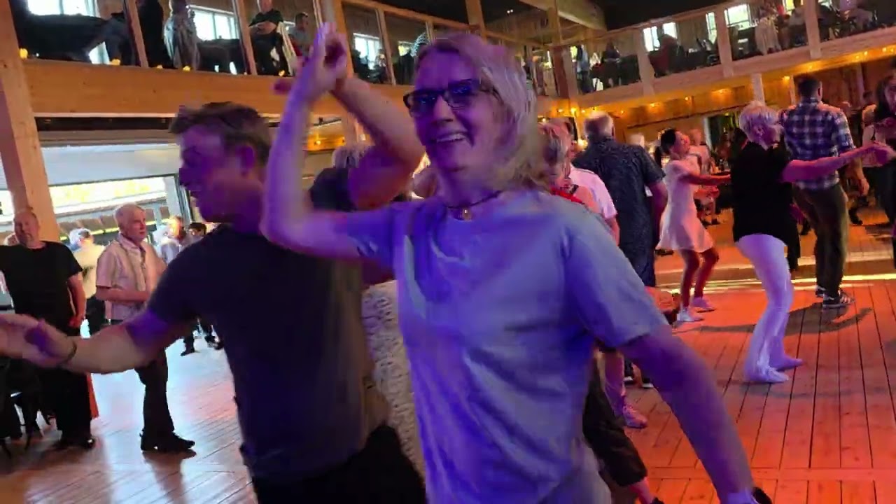 I min che che Cheva med Donnez på Lavvotunet Dokka Camping Dansnytt Jan Tore Eriksen