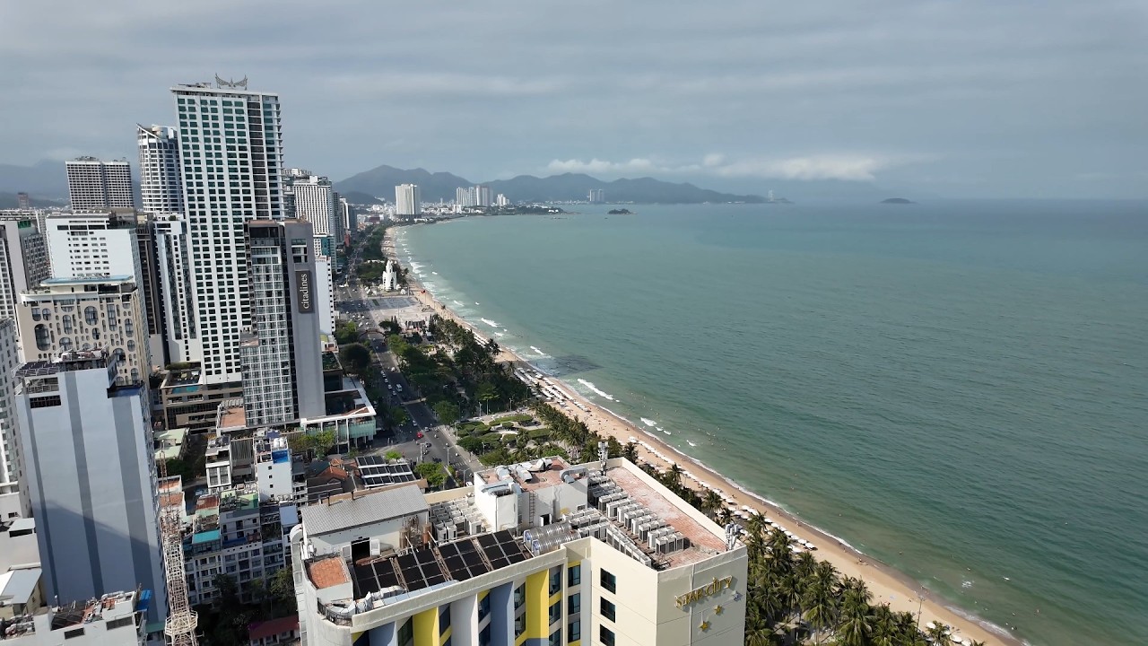 Waking up to this OCEAN VIEW! Vinpearl Beachfront Nha Trang Full Overview