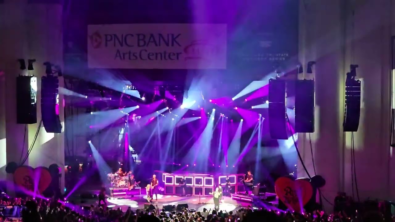 Avril Lavigne ft Simple Plan - Addicted Live (PNC Bank Arts Center Holmdel NJ 08/23/2024)