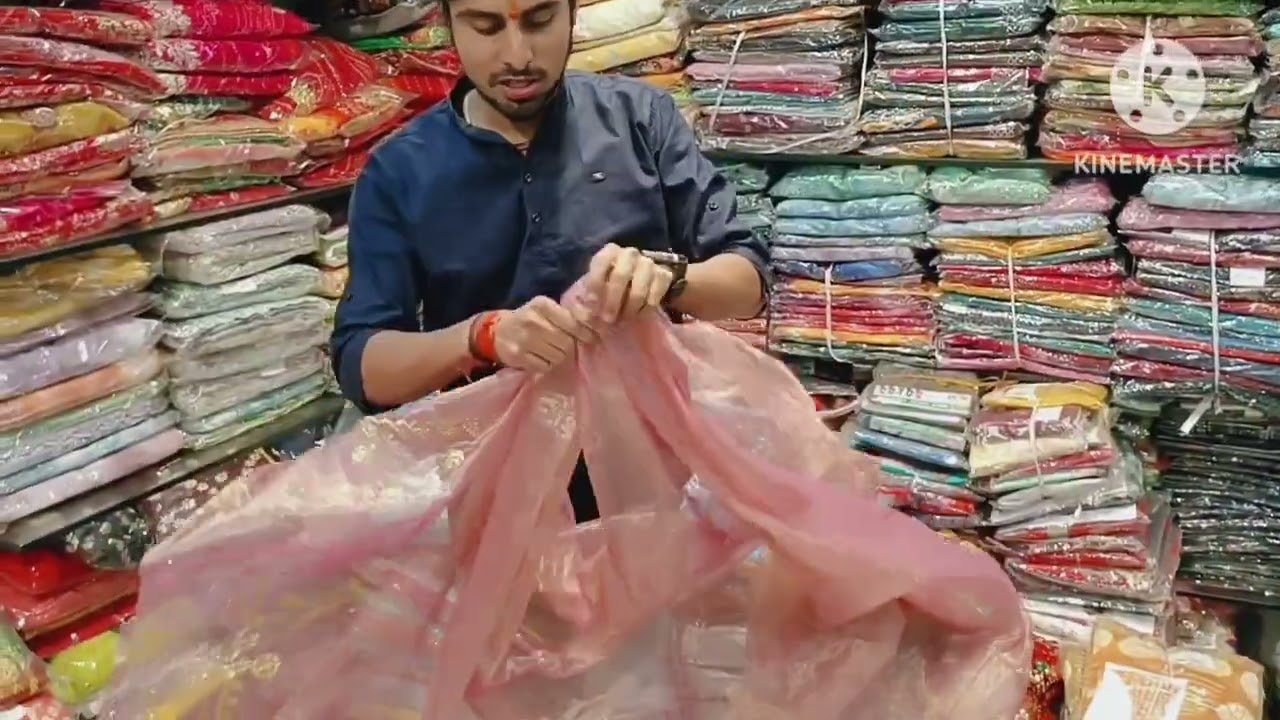 राजमन्दिर सीकर राजस्थान में  शादी व त्योहारो पर स्पेशल साड़ियां