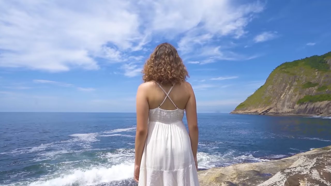 CAROL GIBBON - PERTO DO MAR - CLIPE OFICIAL