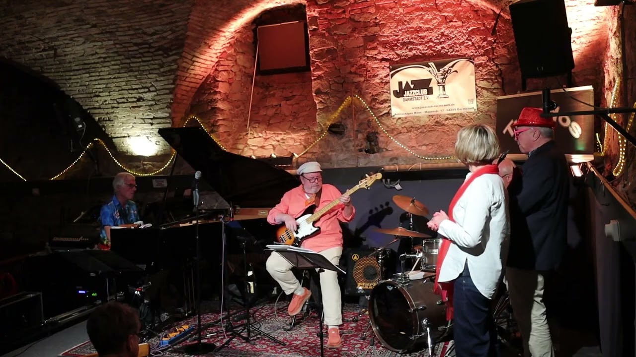 Jazzclub im 8-Eck Haus - Tuxedos go Latin - A NIGHT IN TUNESIA