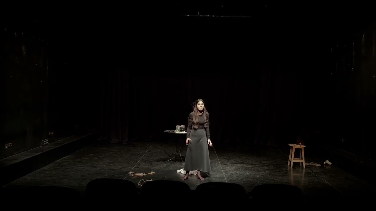 AZRA SARI - PAULİNA SALAS