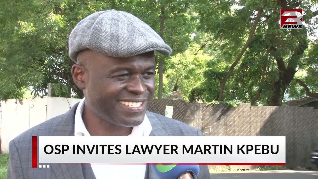 Адвокат Мартин Кпебу выступает после встречи со специальным прокурором