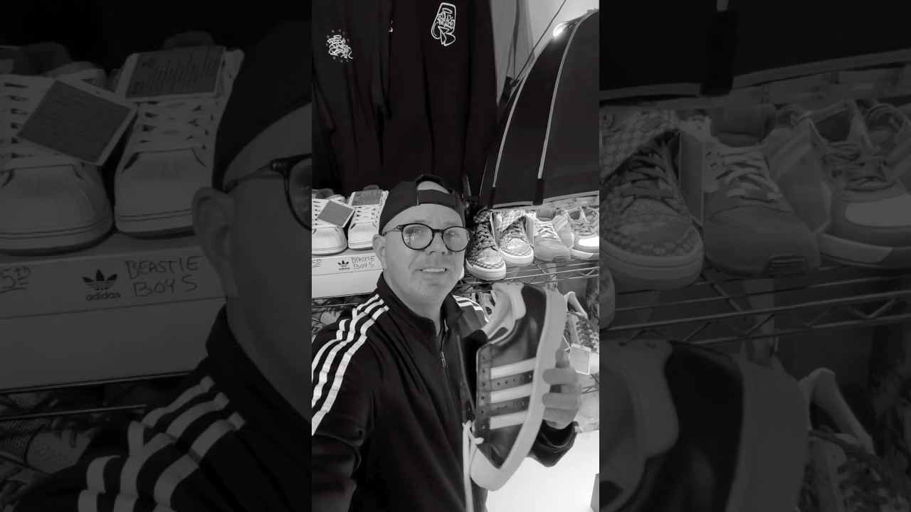 THe BLacK wiDOW. The Adidas Superstar