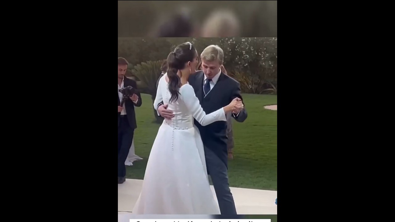 💞BODA CAYETANO MART&Iacute;NEZ Y B&Aacute;RBARA MIRJAN BAILAN CON HIJOS GENOVEVA CASANOVA  #ultimahora #noticias