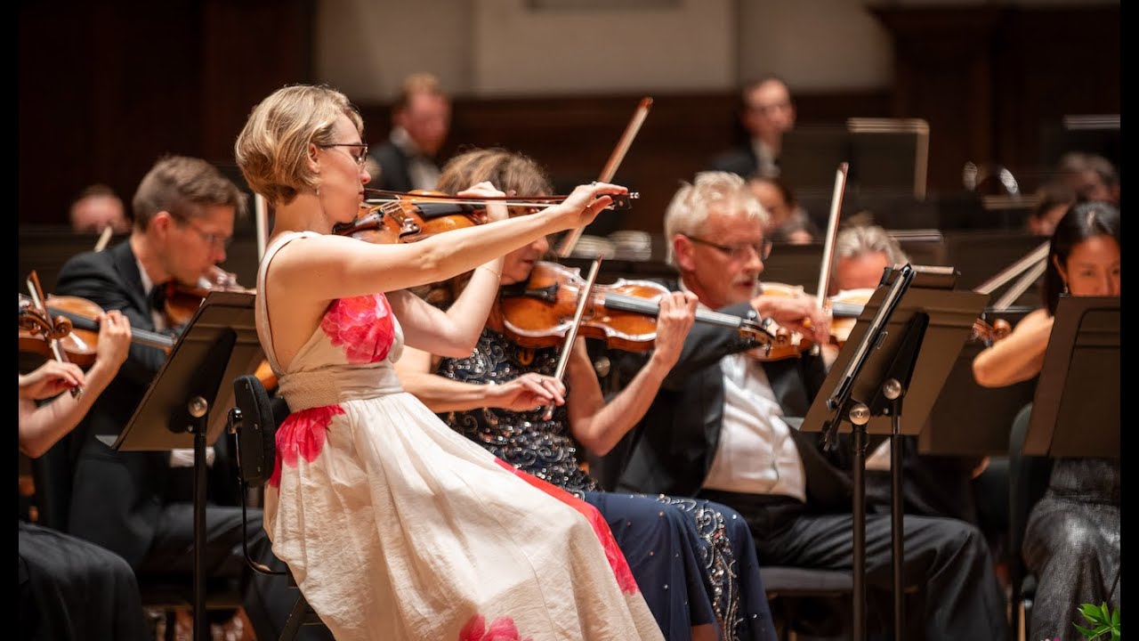 JOAN TOWER | Fanfare for the Uncommon Woman No. 6 | Jader Bignamini, conductor