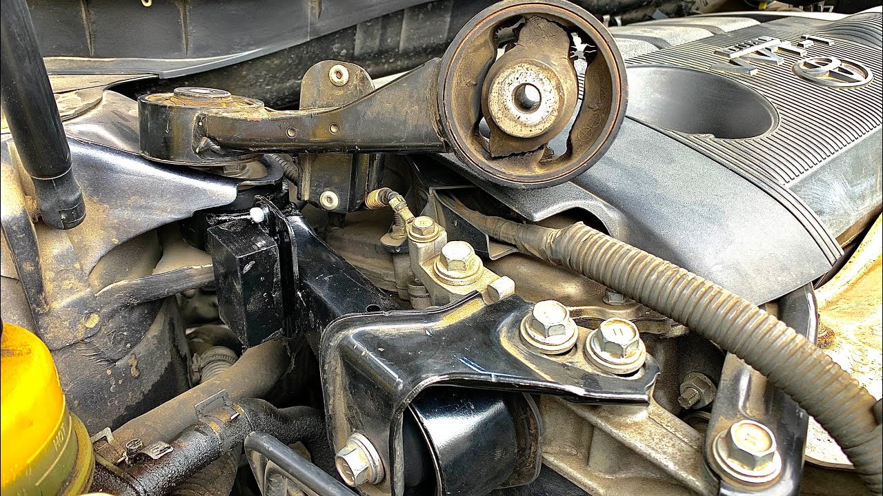 How to Replace the Dog Bone Engine Mount on Toyota Camry 2007-2017 @El Chano Jose