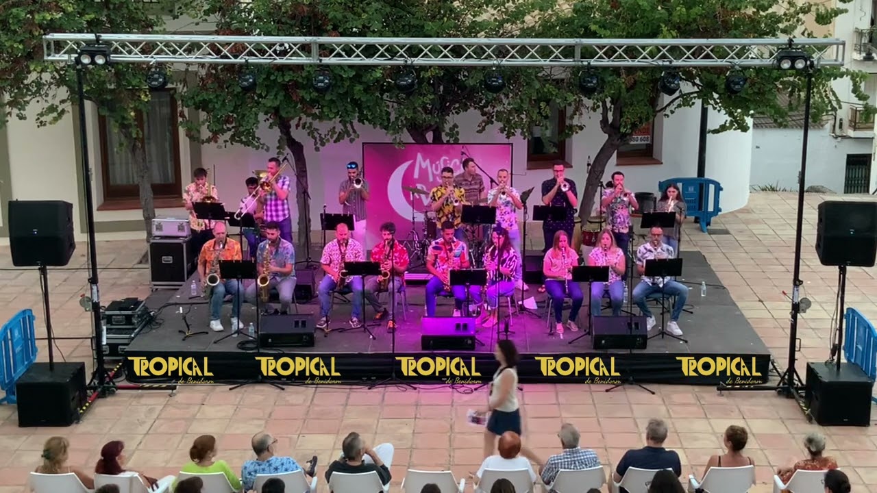 INTRO CAMELA