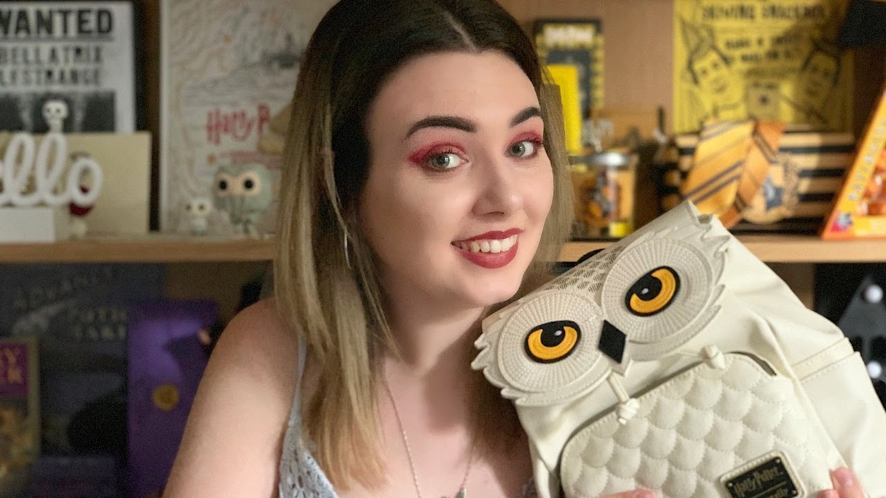 Whats In My NEW Bag | The Hufflepuff Queen