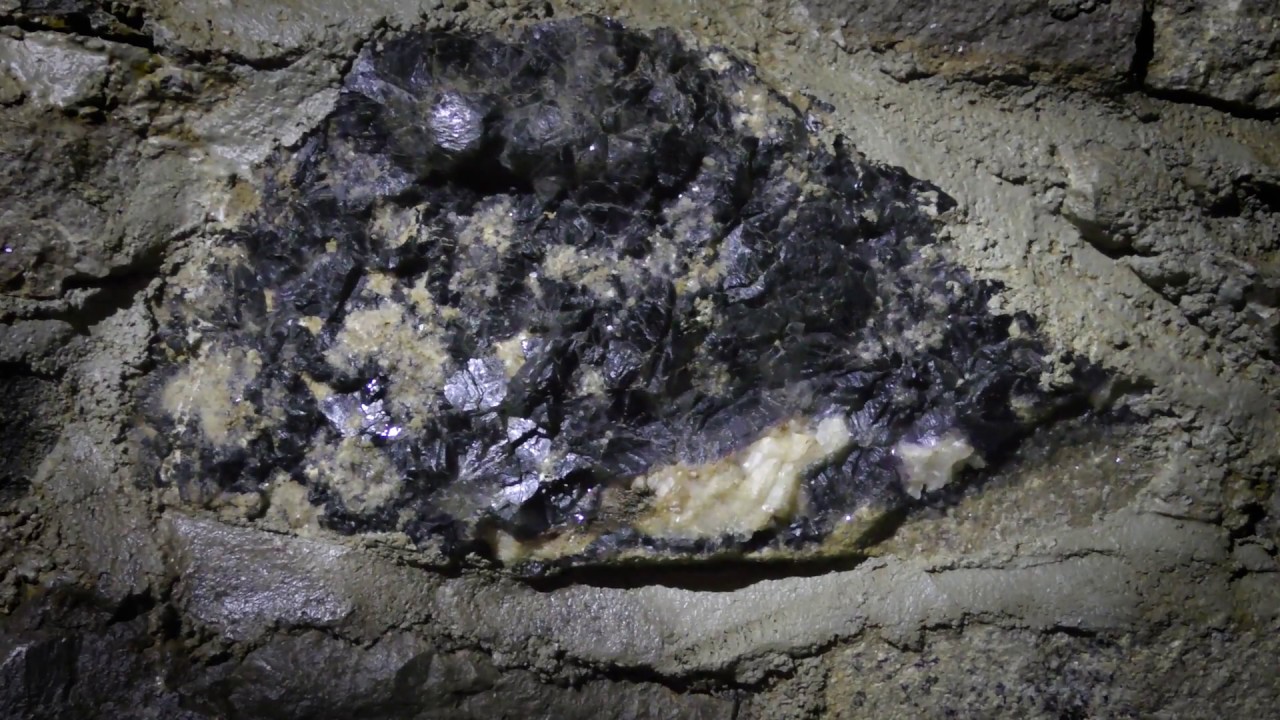 BLUE JOHN CAVERN
