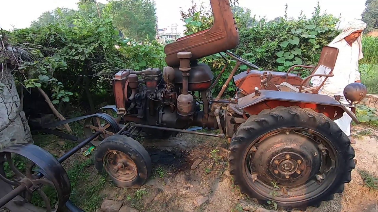 Antique DT 14 tractor Model 1962 over review