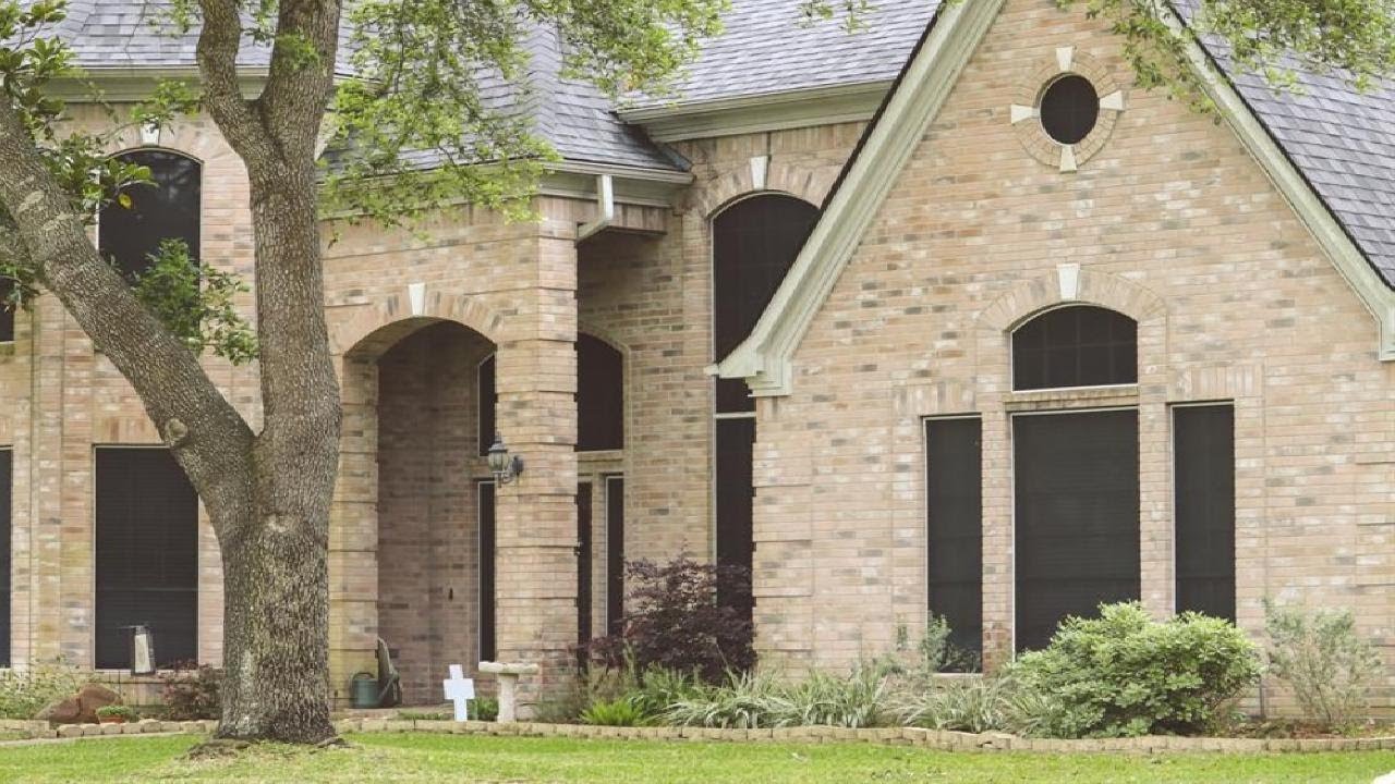 20507 Morning Creek Drive, Katy, TX Presented by Christy Bohlen Sells Homes Team.