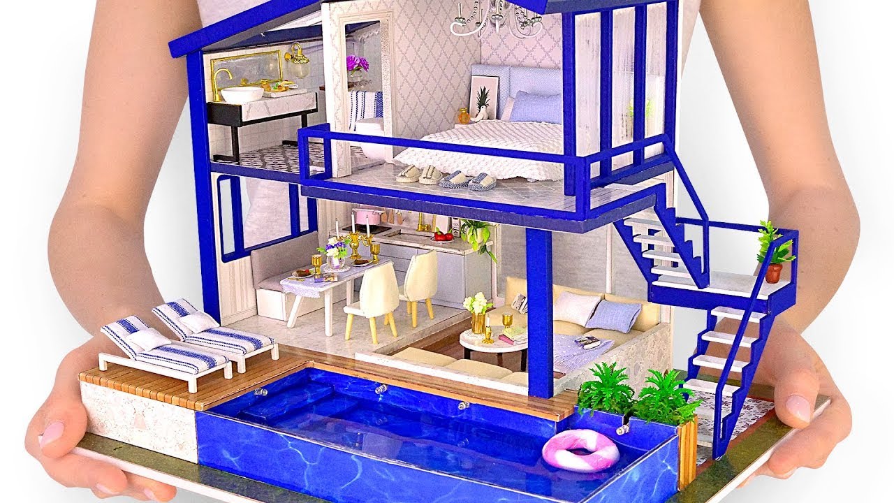 Membangun Miniatur Rumah Dua Lantai dengan Kolam Renang dan Lampu Sungguhan