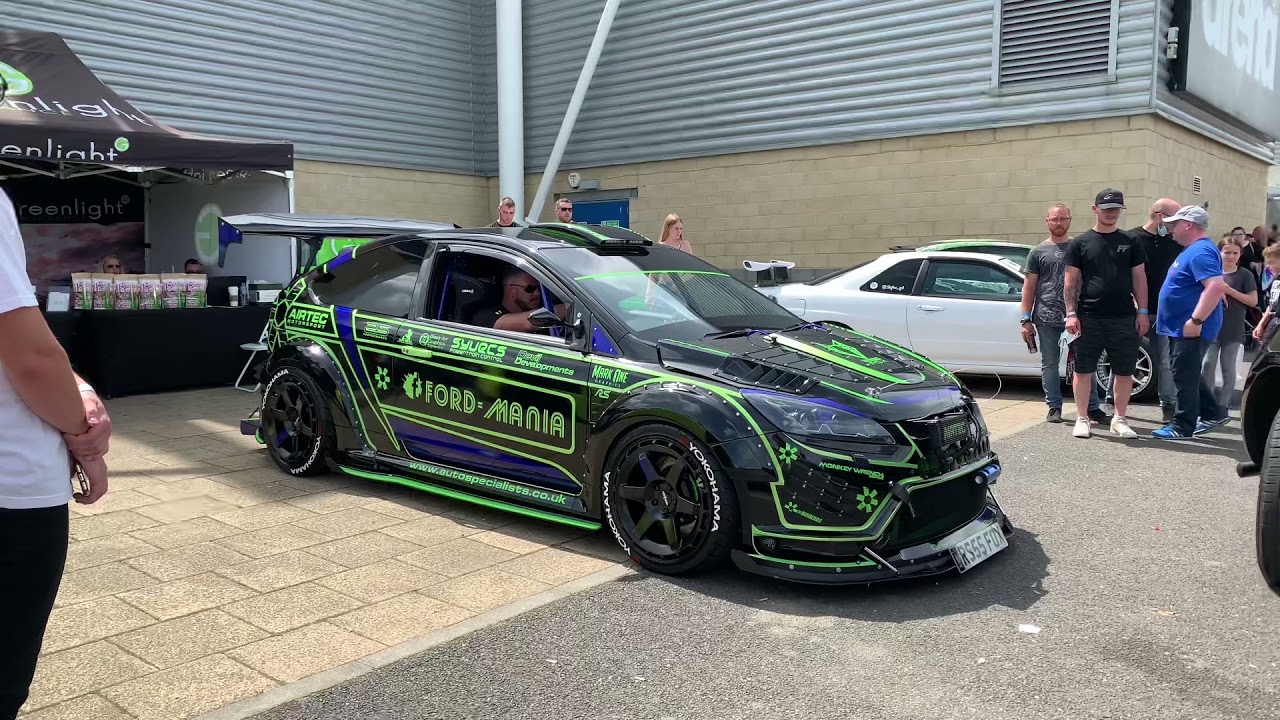 671 bhp Focus RS anti-lag + flames pops & bangs. Richard Fox doing what he does best.