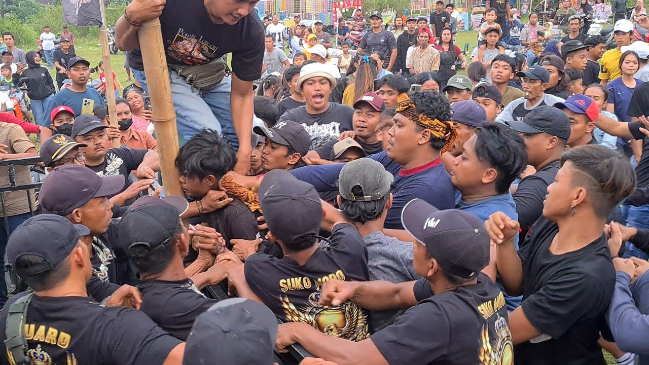 Barongan Ucul - Penonton Geger Geden - Jaranan Putro Panji Laras Live Satak Puncu