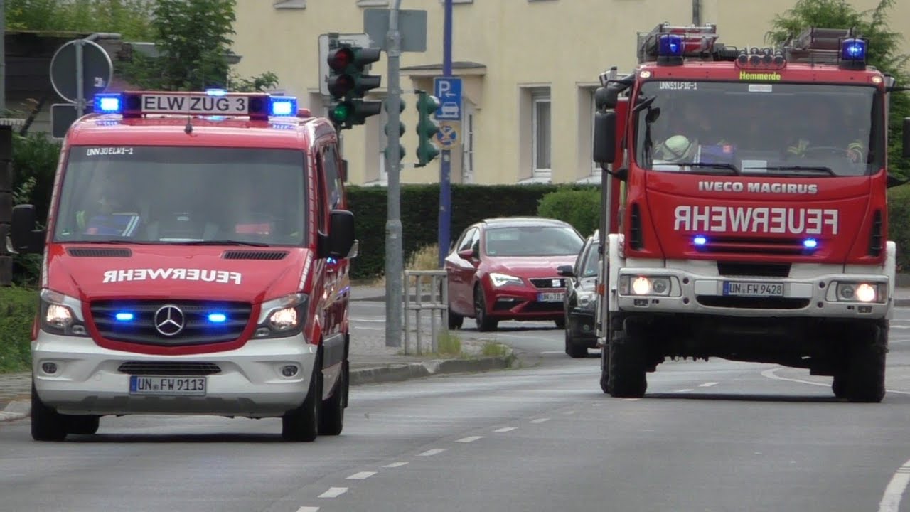 [BRAND IN SCHULE] Einsatzfahrten Feuerwehr & DRK zu Großübung in Unna