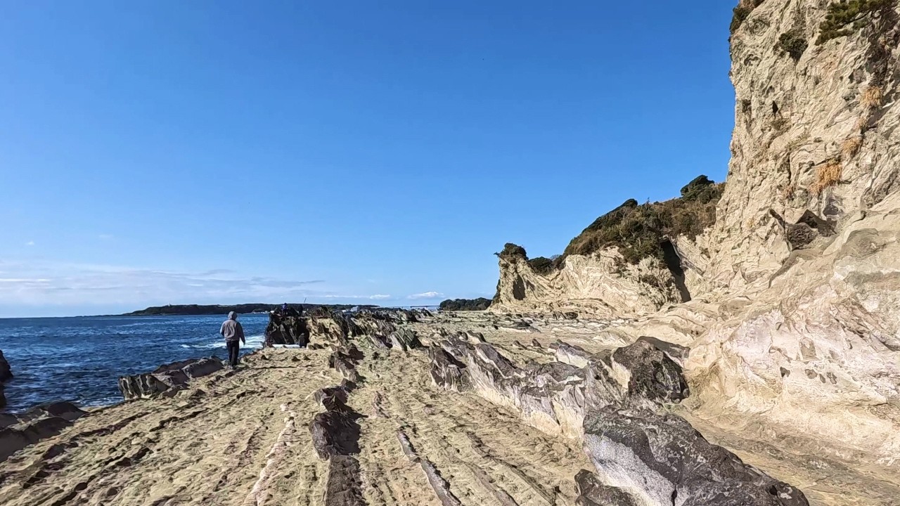 三浦・岩礁のみち 真冬の海岸ハイキング