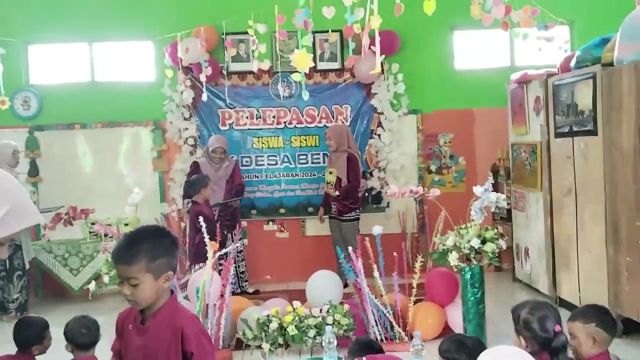 Prosesi penyerahan ijazah