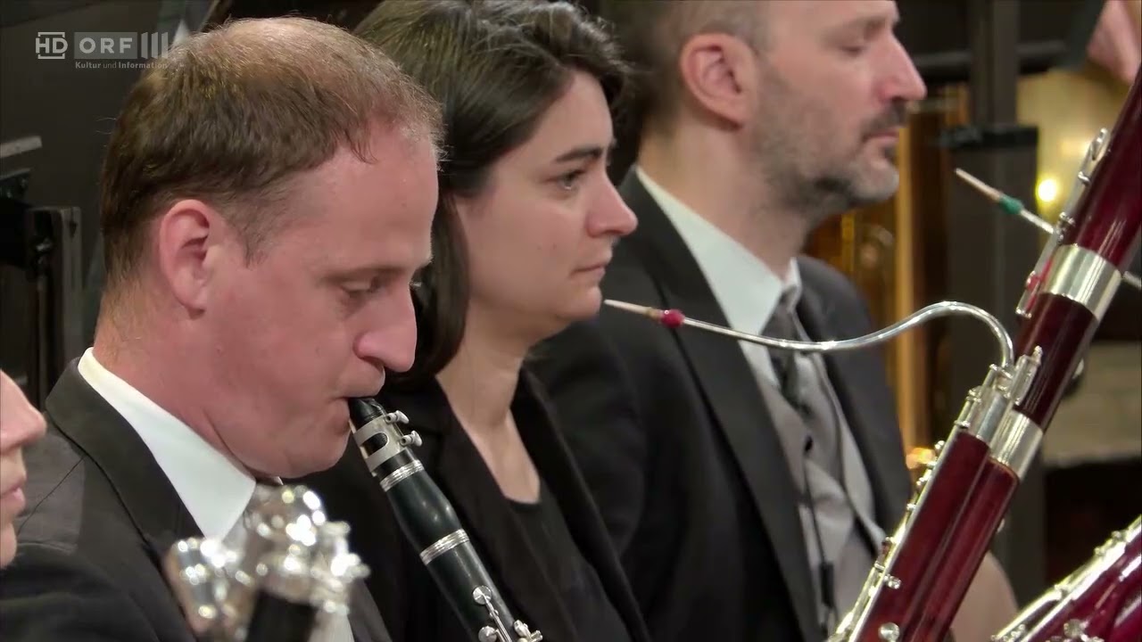 Lorenzo Viotti conducts the Vienna Philharmonic Orchestra