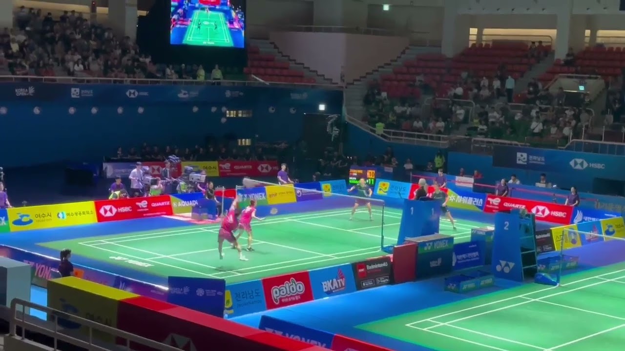 Yuta Watanabe/ Arisa Higashino vs Jiang Zhen Bang/ Wei Ya Xin rally badminton