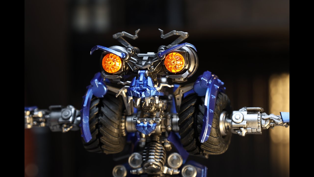 TRANSFORMERS Wheelie MRP Collectible Action Figure