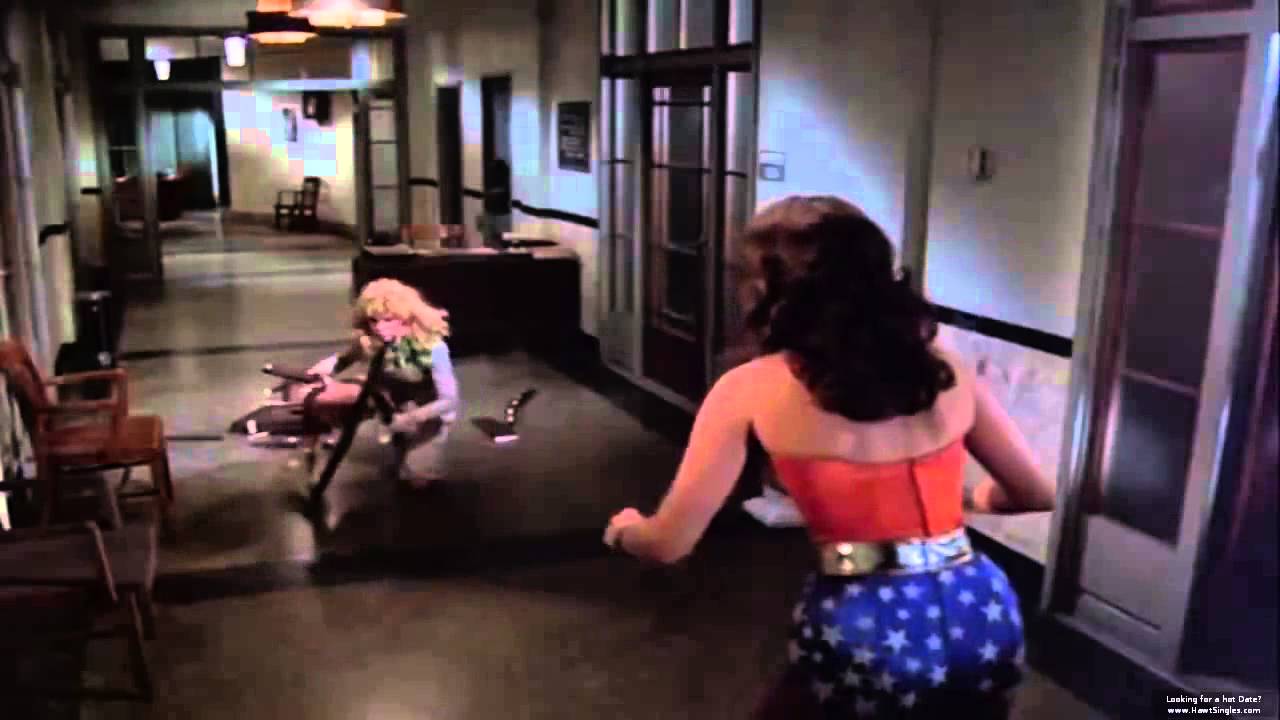 Wonder Woman catfight scene