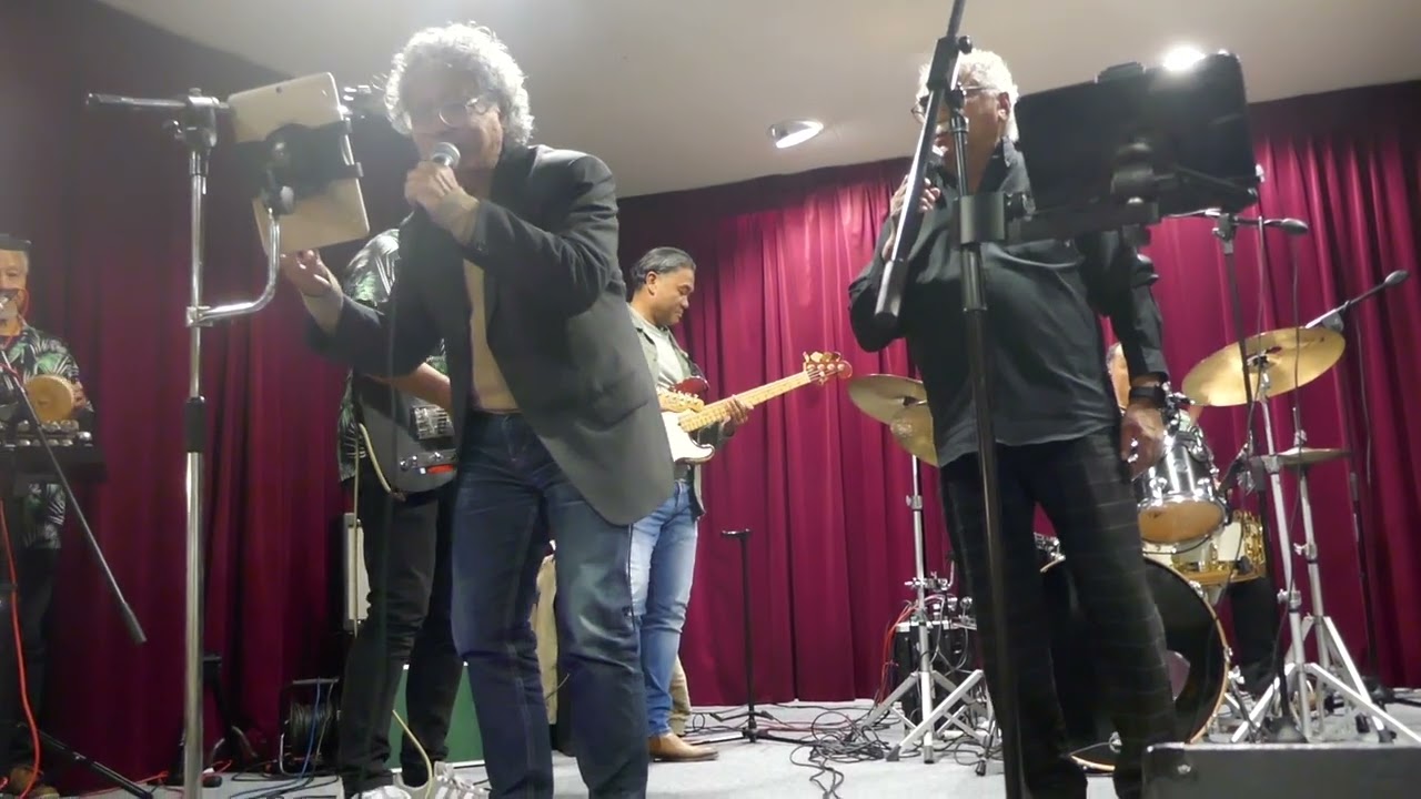 Ad&eacute; en Lucas Souisa met de band Samua - Nona's 75 Birthday Party