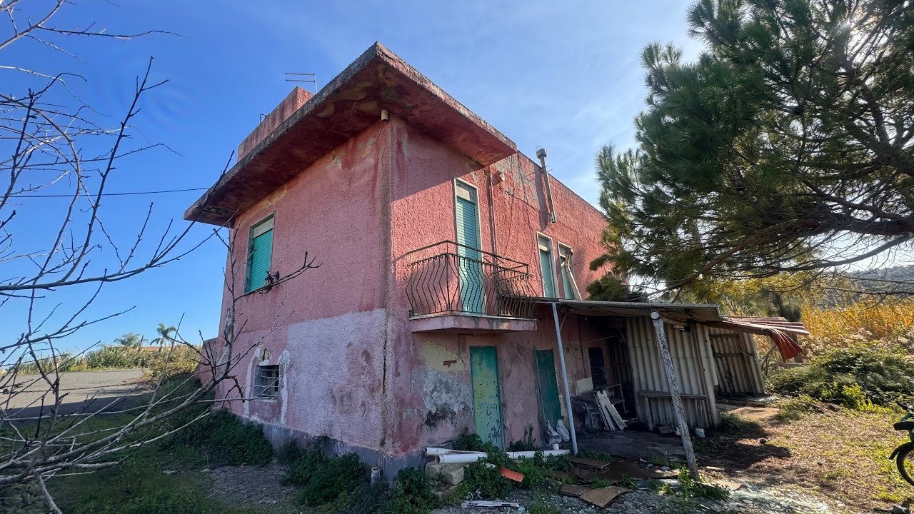 Ho Trovato Una Casa Con Mobili Antichi